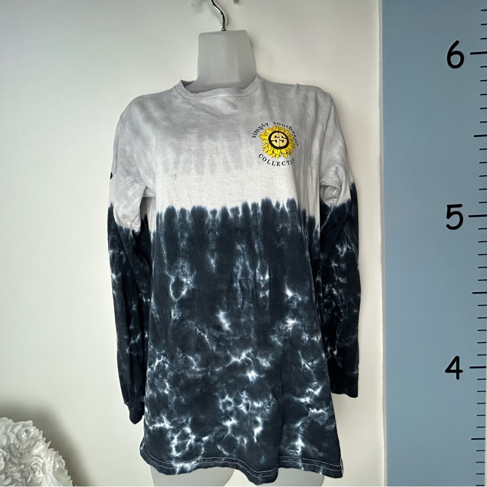 Simply Southern Collection T-Shirt Dog‎ & Sunflowers Small.